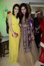 Sagarika Ghatge, Nisha Jamwal at Zoya Christmas special hosted by Nisha Jamwal in Kemps Corner, Mumbai on 20th Dec 2012 (14).JPG